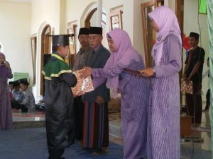 Zulfatun Ni’mah, Dedikasikan Diri di TPQ Hingga Perguruan Tinggi
