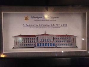 Berkat KKN PPM, Rachmat A. Sriwijaya Raih Anugerah Insan Berprestasi UGM 2018