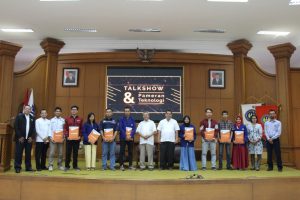 Hebat, 220 Mahasiswa Peroleh Penghargaan Berprestasi FT UNY 2018