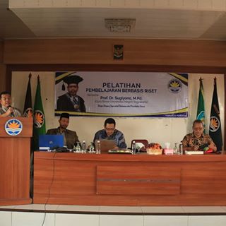 pelatihan riset