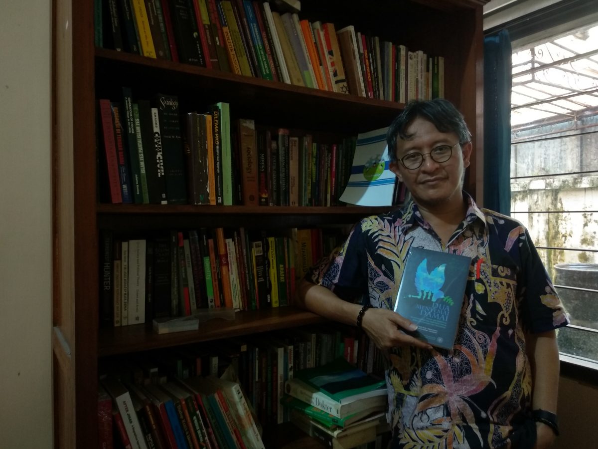 menjadi pengajar