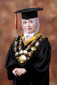 rektor perempuan