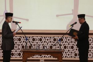 menjadi rektor UAD