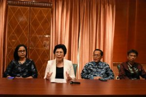 Rektor Perempuan Pertama ITB