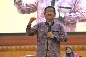 produktif menulis buku