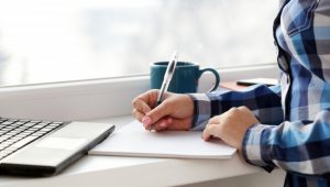dosen dengan karya 25 buku