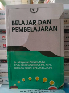 menulis buku referensi dengan tim dosen