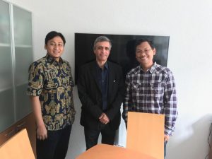 menjadi profesor