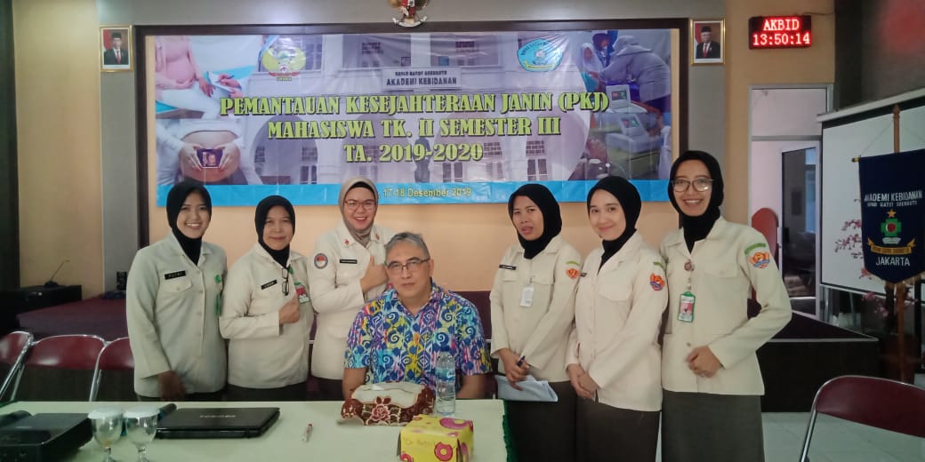 dosen muda kebidanan