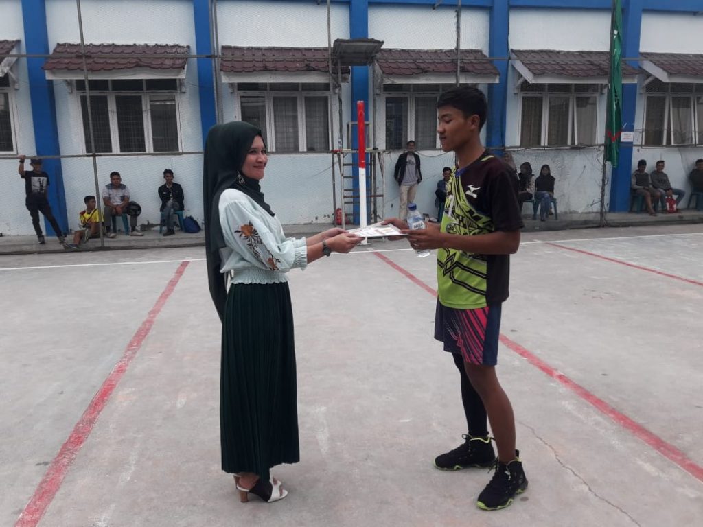 menjadi dosen muda