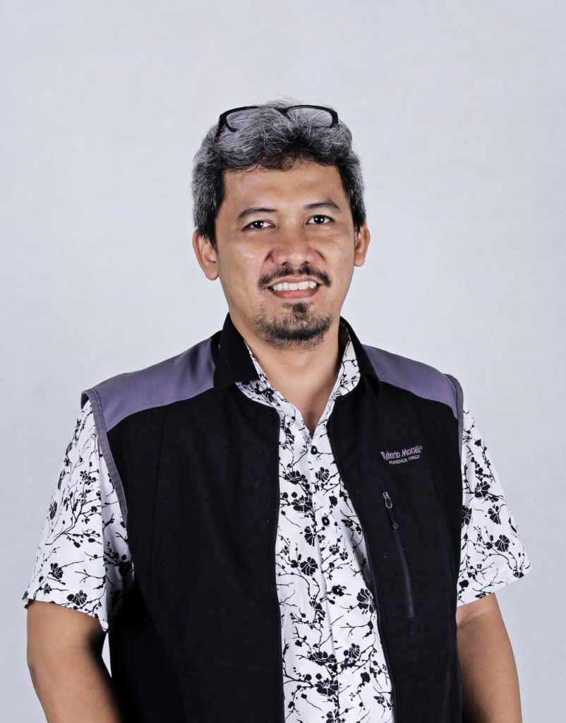 menjadi dosen DKV