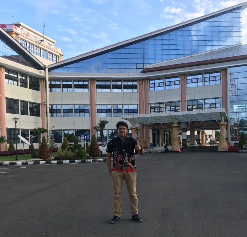 jadi dosen