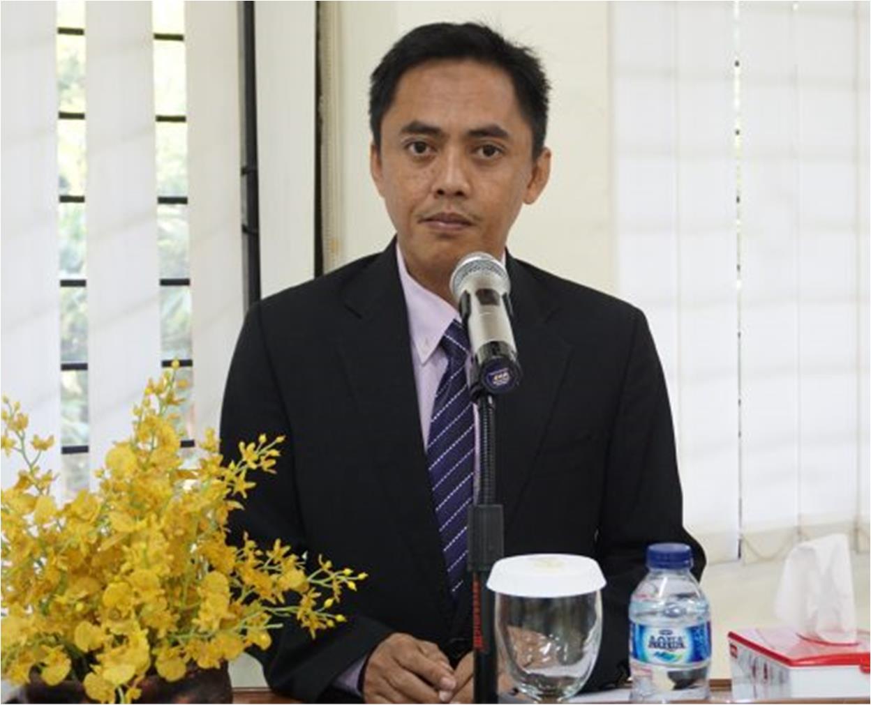 menjadi dosen