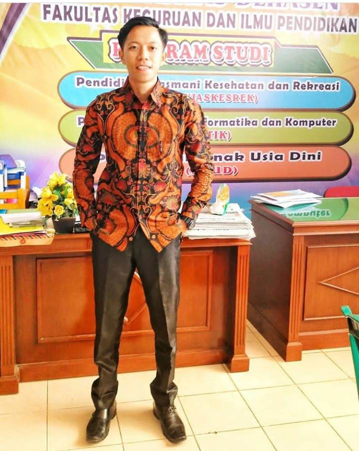 menjadi dosen penjas