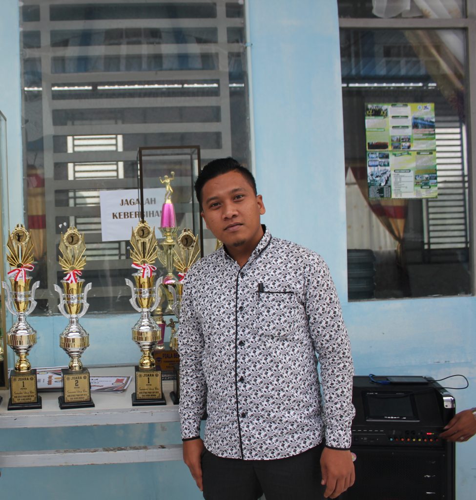 menjadi dosen